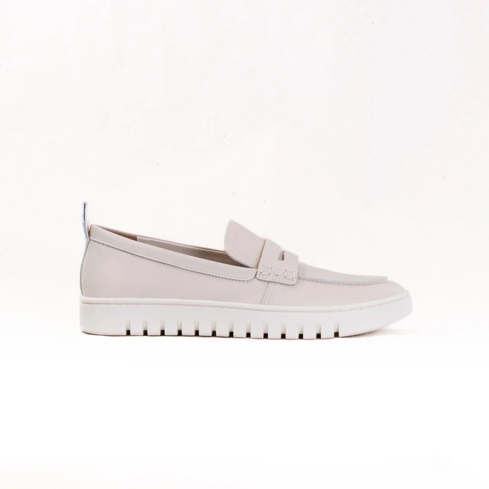 Vionic Women's Uptown Cream Leather Loafers Sz 9 M $145
